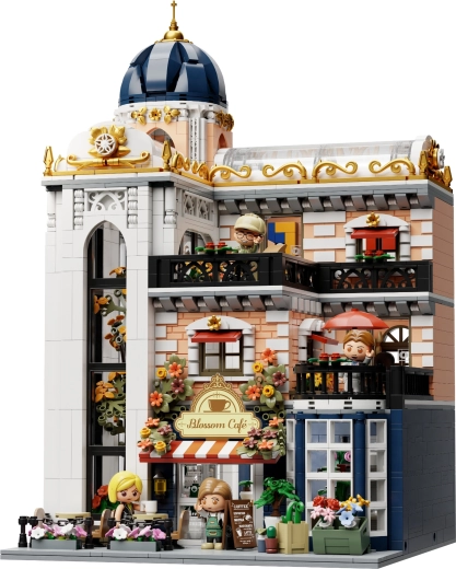 Architecture à trois étages avec coupole