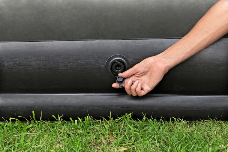 Fast inflation and deflation