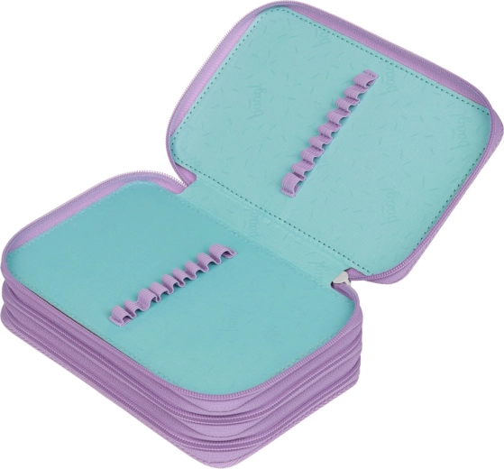 Reinforced spine and YKK zippers for everyday durability