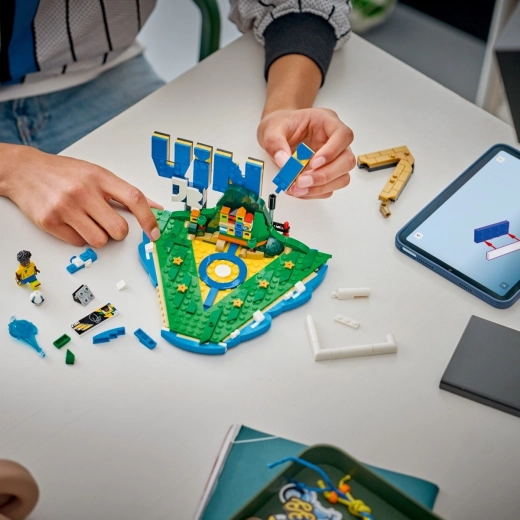 Intuitive building with LEGO Builder