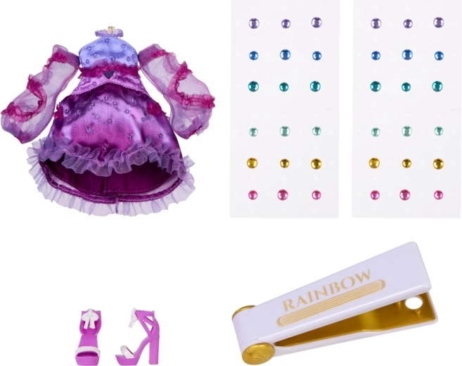 Stijlvolle paarse outfit en accessoires