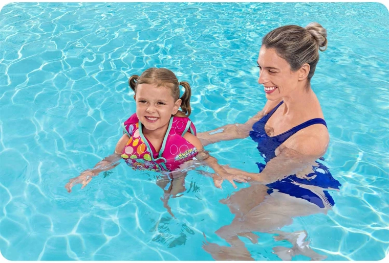 Veilige drijfondersteuning voor de eerste zwemsessies