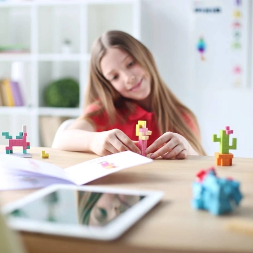 Learning through play with the PIXIO app