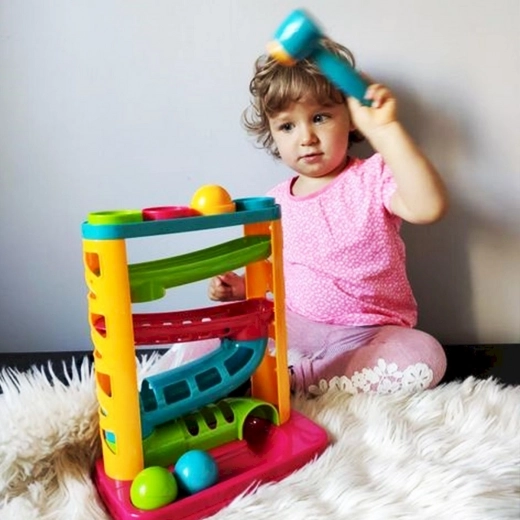 Supports motor skills and cause–effect learning