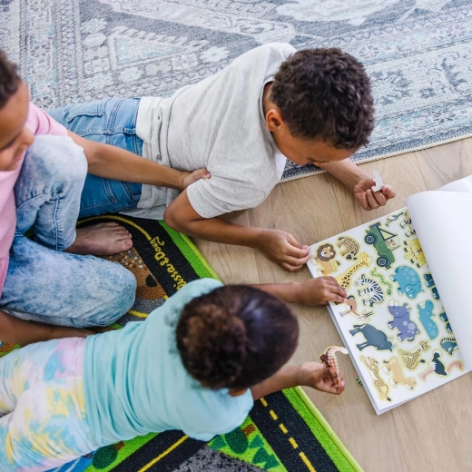 150 herbruikbare stickers voor eindeloze verhalen