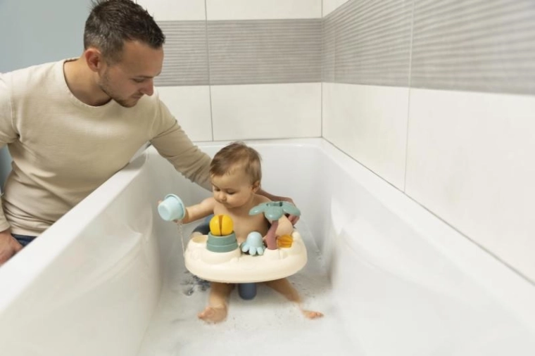 Stability and safety thanks to 4 suction cups