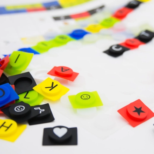 Grote siliconen onderdelen met letters, cijfers en symbolen