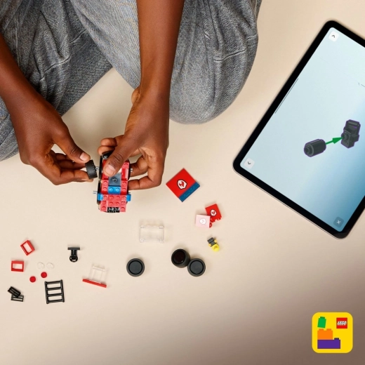 Digital instructions in the LEGO Builder app