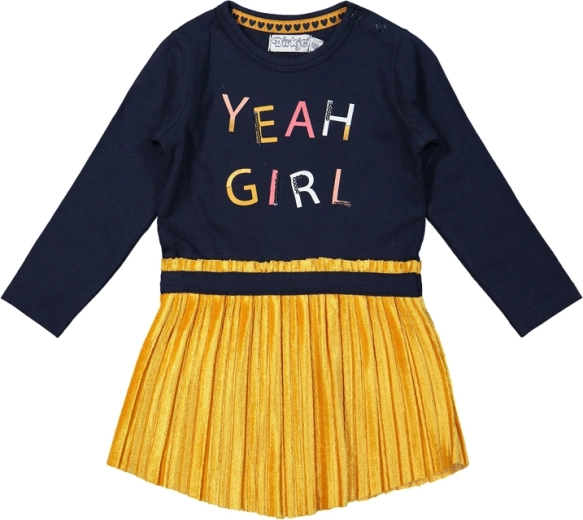 Statement skirt for a stylish outfit