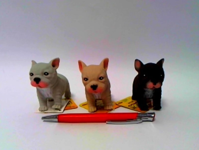 Figurine de bouledogue français avec remplissage de billes 10 cm