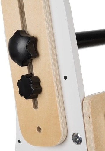 Grows with your child: adjustable handle