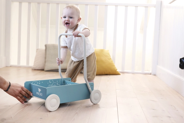 Stable support when learning to walk