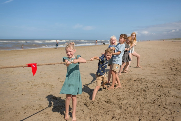 Tug-of-war for large groups