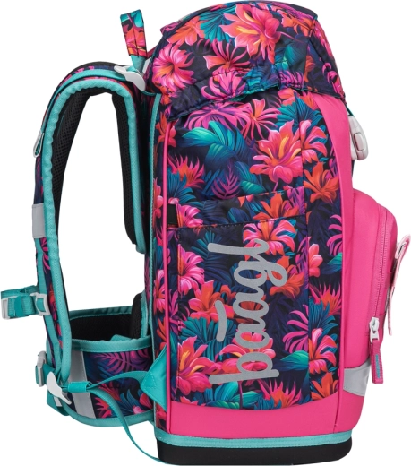 Ergonomic backpack that grows with the child