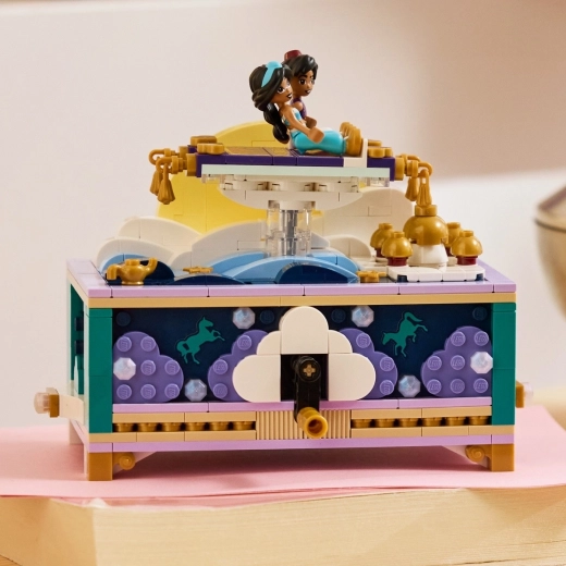 Storage space for rings and small treasures