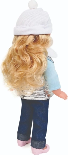 Stilvolles Winteroutfit mit silberner Weste