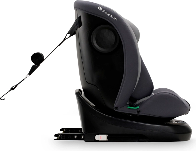 Fast and secure installation: ISOFIX + TOP TETHER