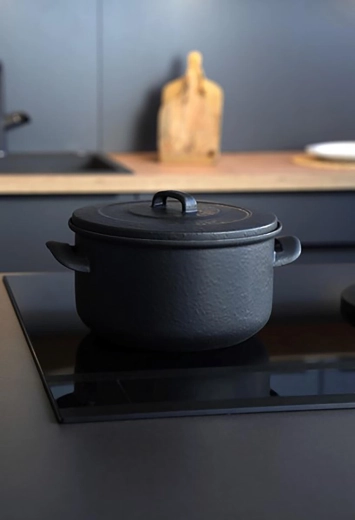 Compatible avec l’induction et toutes les plaques