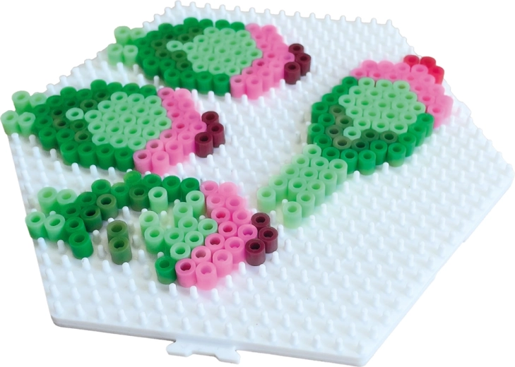 Sturdy hexagonal pegboard