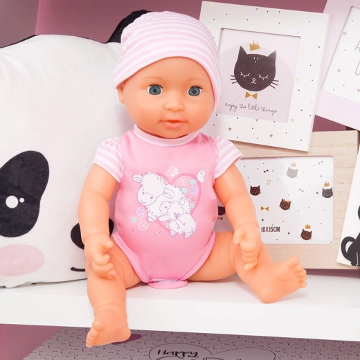 Yeux dormeurs et tenue adorable