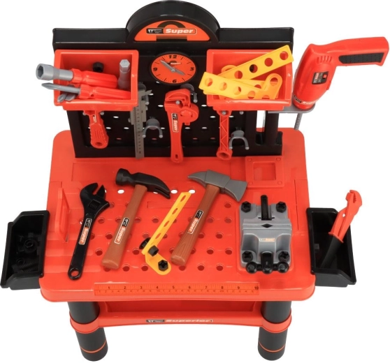 Tisch bereit für die Arbeit