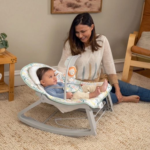 3-in-1: swinging, vibrations, and a stable seat