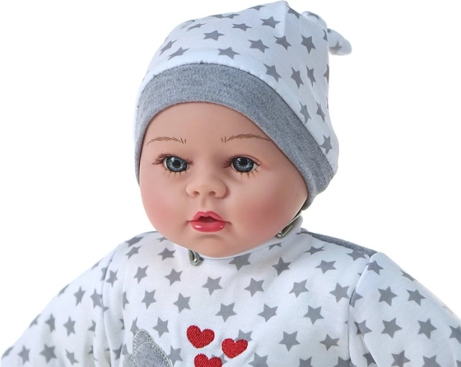 Realistic look and comfortable outfit