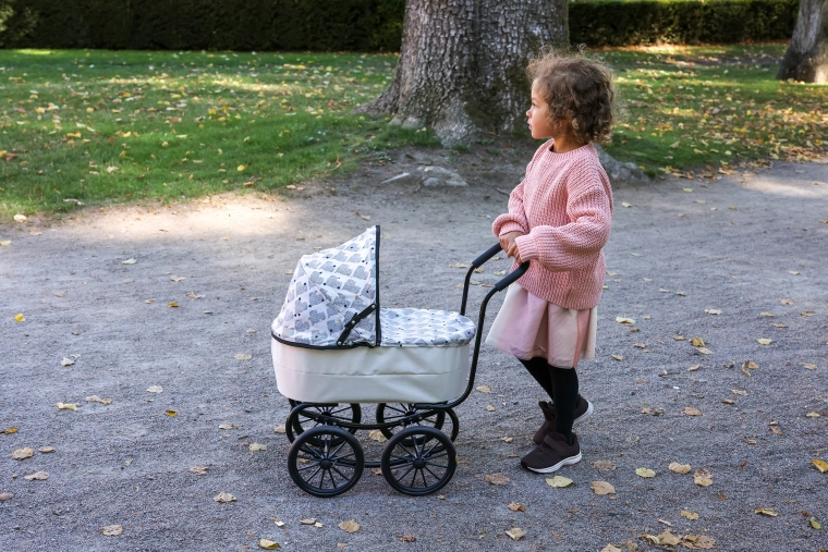 Stable pram for outdoor walks