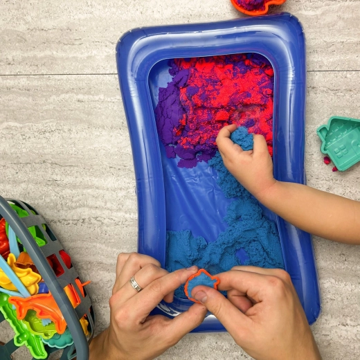 Clean play at home thanks to the inflatable tray