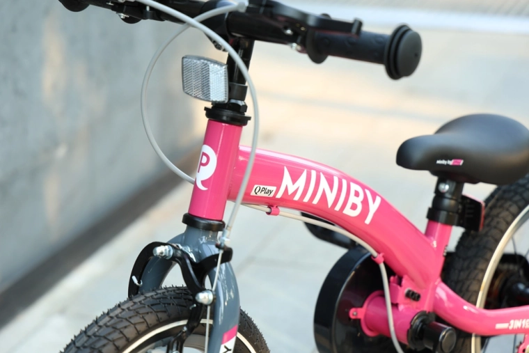 Safer ride: chain guard, brakes, and durable tires