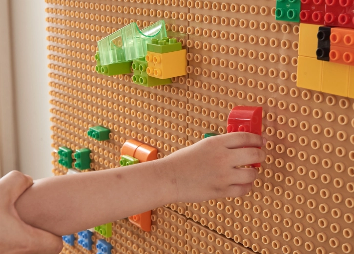 Clipsage rapide sur un mur STEM