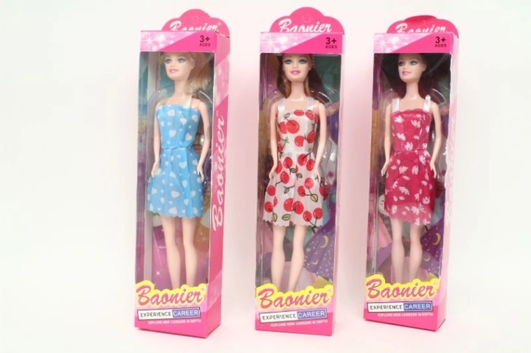 Poupée en robe élégante