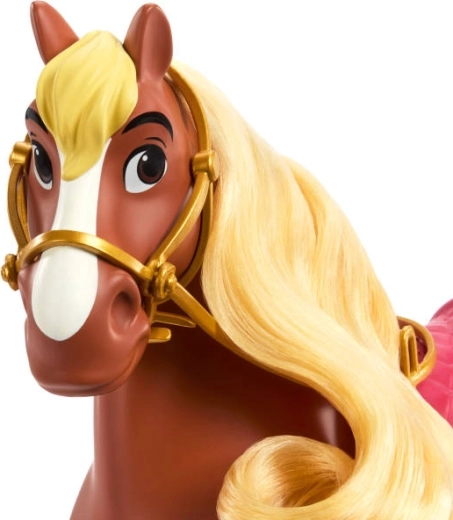 Le cheval Philippe prêt pour la balade