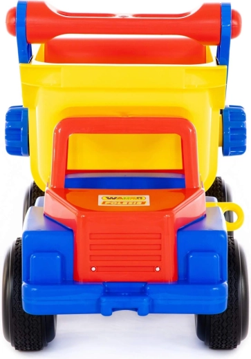 Structure en plastique résistante pour un jeu quotidien