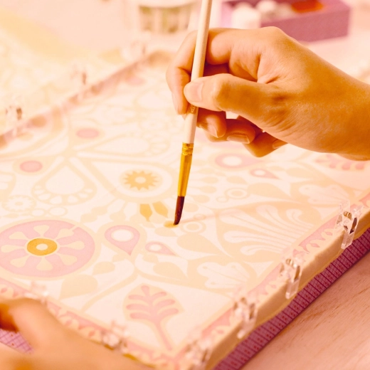 Peinture précise grâce au tissu tendu