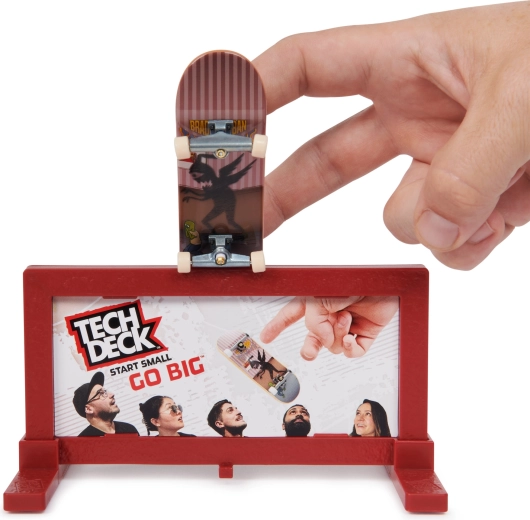 Street obstacle for grinds and jumps