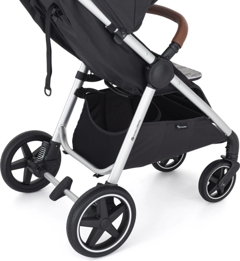 Roues pleines en caoutchouc et suspension pour une conduite stable