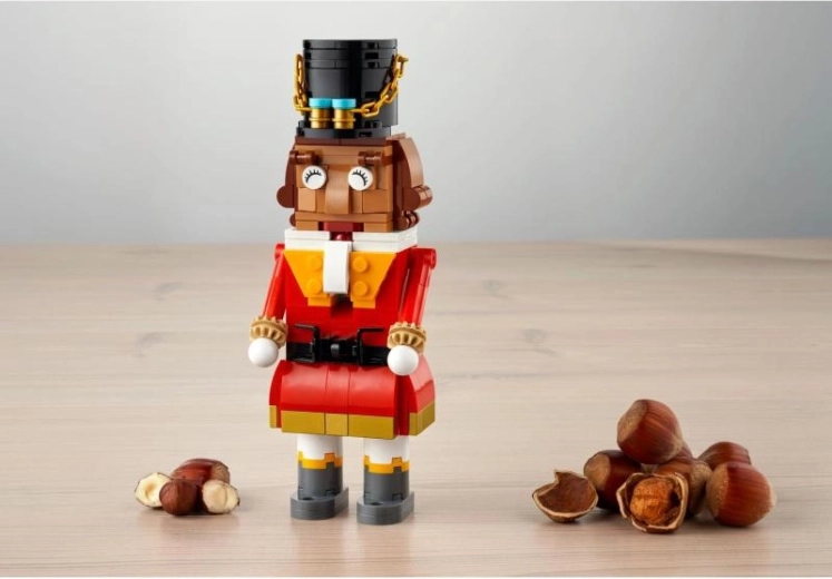 Bewegliche Arme und öffnender Mund