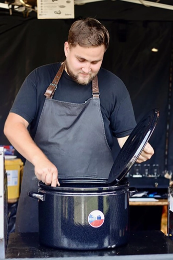Grand volume de 30 litres pour la cuisine familiale et les conserves