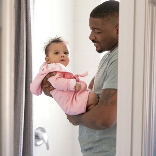 Sicheres Einwickeln mit befestigtem Gürtel