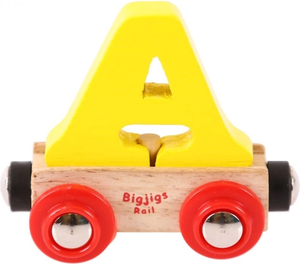 Houten wagon voor de treinbaan met letter A