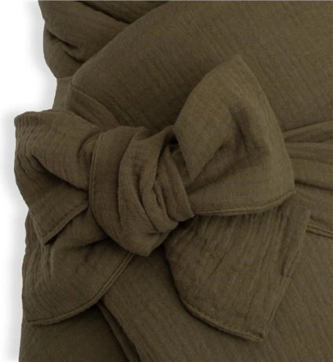 Safe and adjustable tie closure