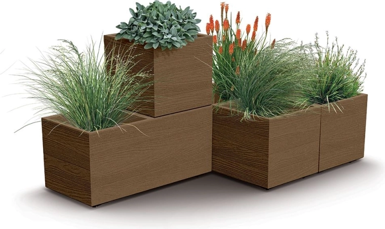 Stackable solution for tiered arrangements
