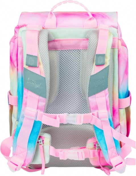 Ultra-light backpack with ergonomic back