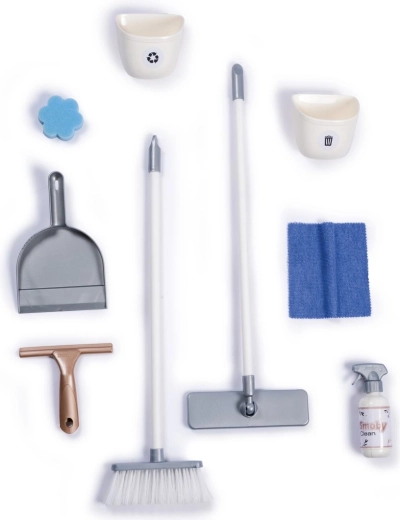 Rich accessory set for cleaning play