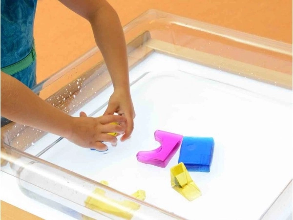 Levendige kleuren en lichteffecten op de lichttafel