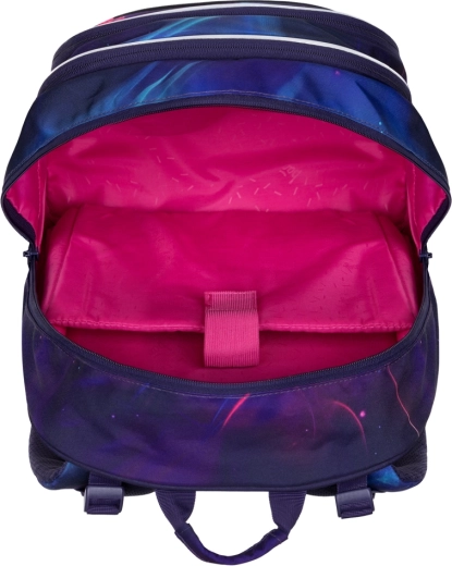 Smart organization with a 15" laptop pocket