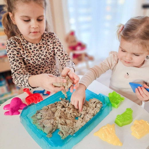 Compact tray – tidy and fun on the table