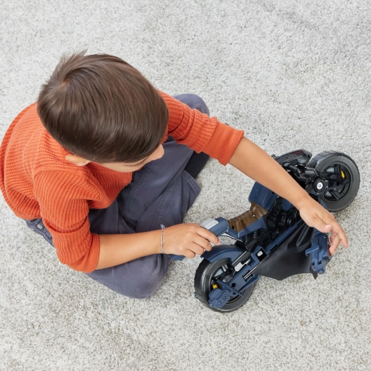 Riding action with large wheels