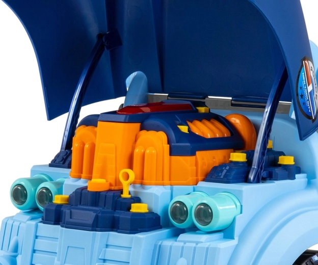 Opening hood and realistic engine